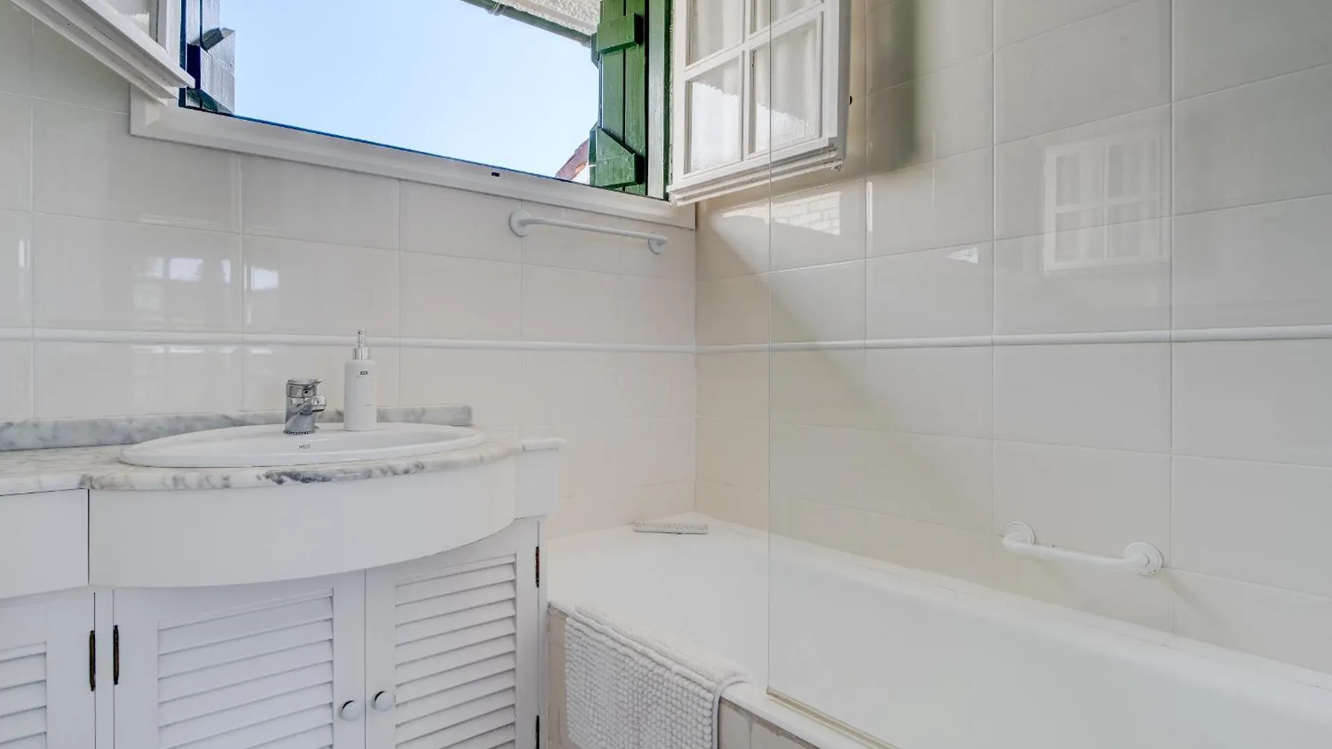 Villa Familiar Con Jardin En Hondarribia, Terraza, Centrico, 4Hb